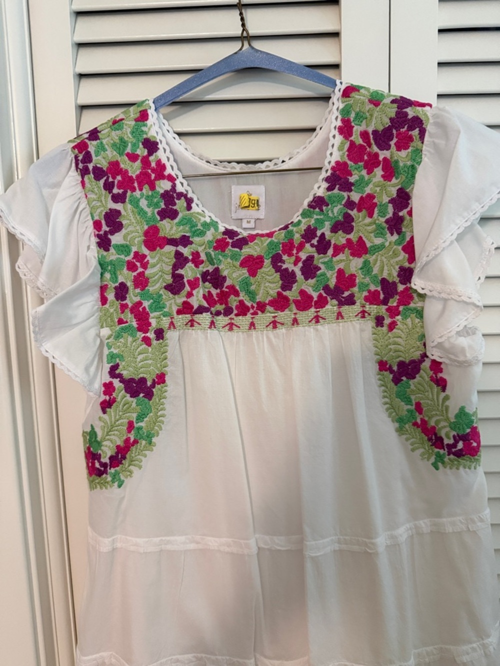 Embroidery flutter sleeve dress - Picture 2 of 5